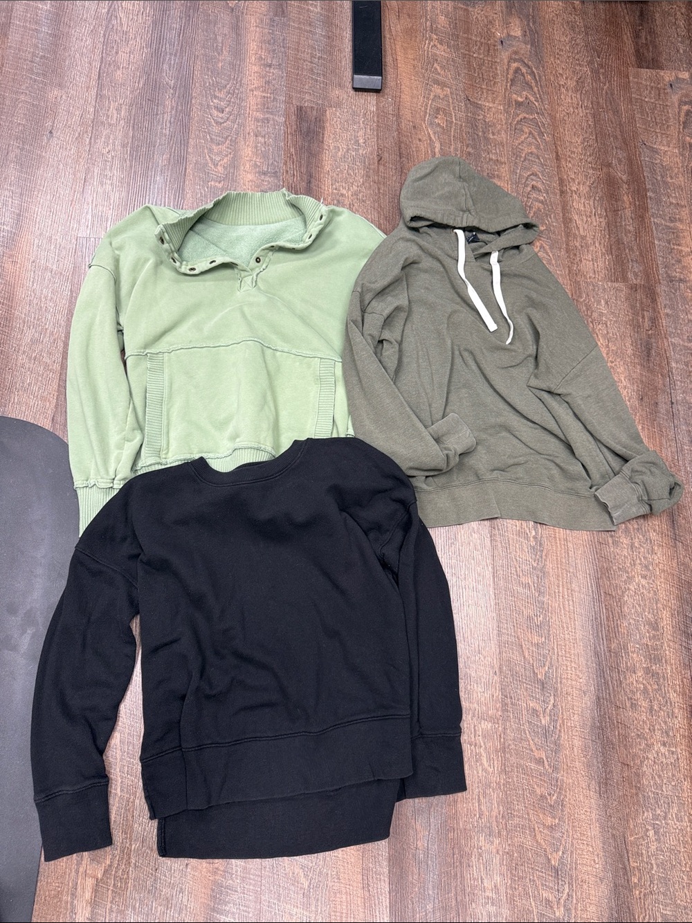 Women’s medium sweatshirts